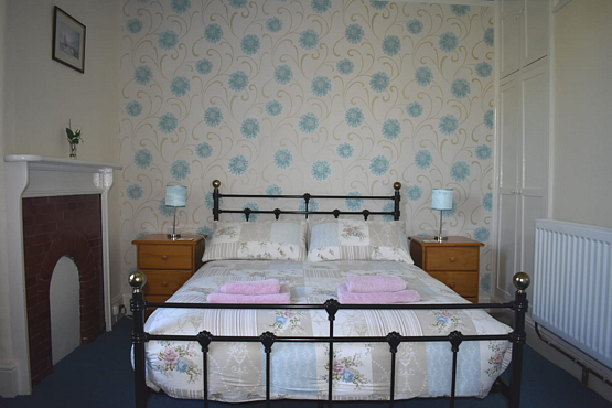 Standard double bedroom Hartland rental