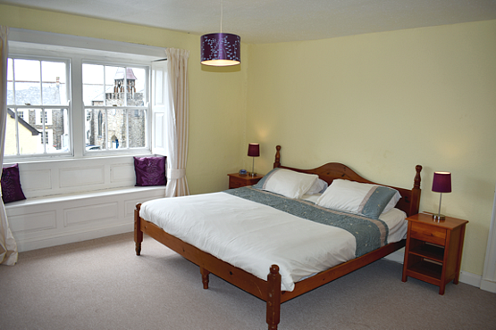 Super king size bed Charter House rental